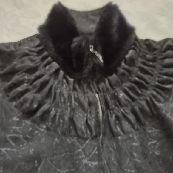 Lindi victorian faux fur jacquard pleats jacket zip front